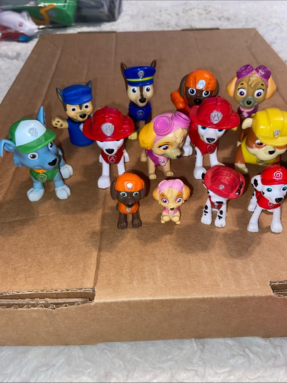 Paw Patrol Figures and Vehicle Playset Bundle 14 figures 7 vehicles - Picture 6 of 8